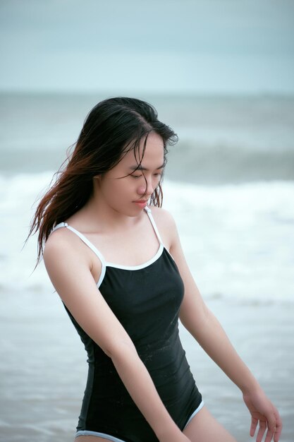 chica en la playa