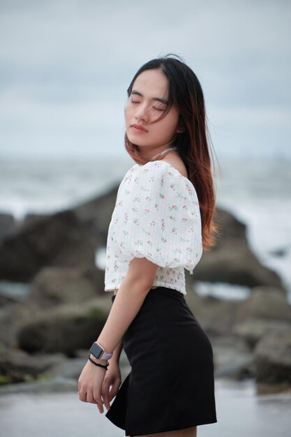 chica en la playa