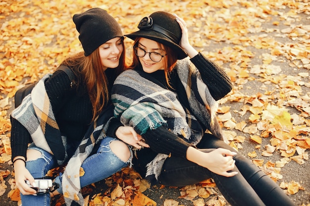 chicas en la ciudad