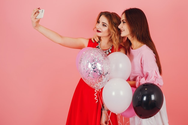 chicas con globos