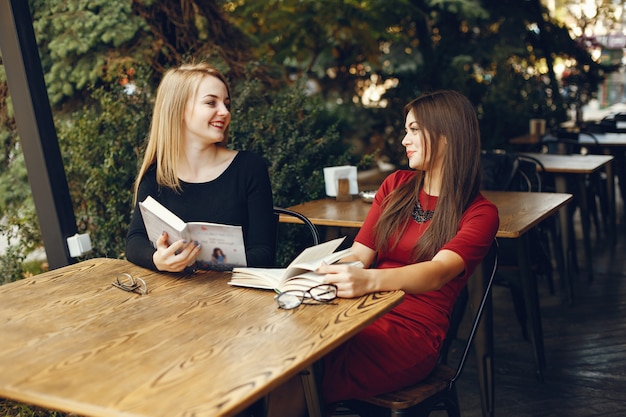 Chicas con libros