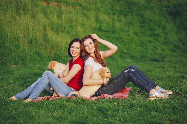 Chicas con perro