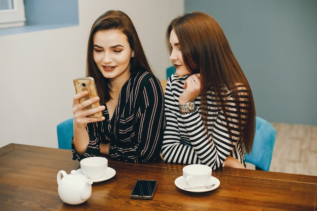 Chicas con té