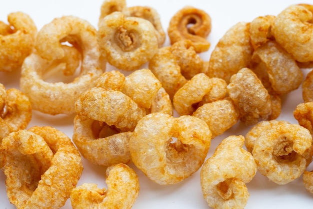 Chicharrones crujientes o snack de cerdo