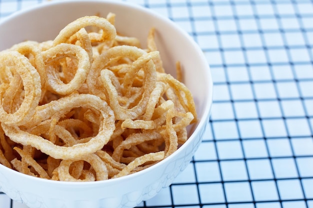 Chicharrones crujientes o snack de cerdo