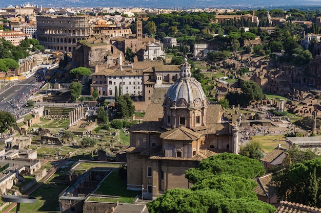 Foto chiesa dei santi luca e martina en roma, italia