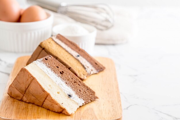 Chiffon- Kuchen mit zwei Tönen