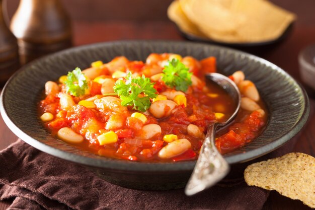 Foto chile vegetariano mexicano en placa