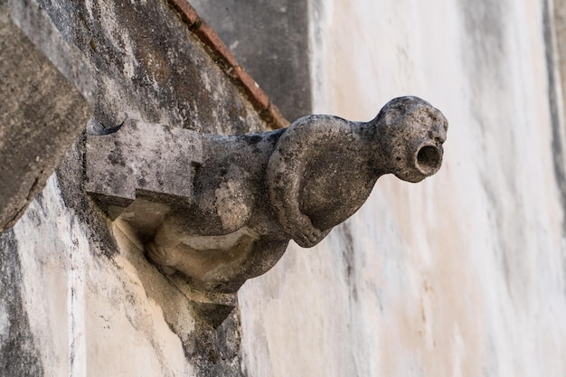 Chimären als Detail des Templerklosters Christi Convento de Cristo in Tomar RibatejoPortugal