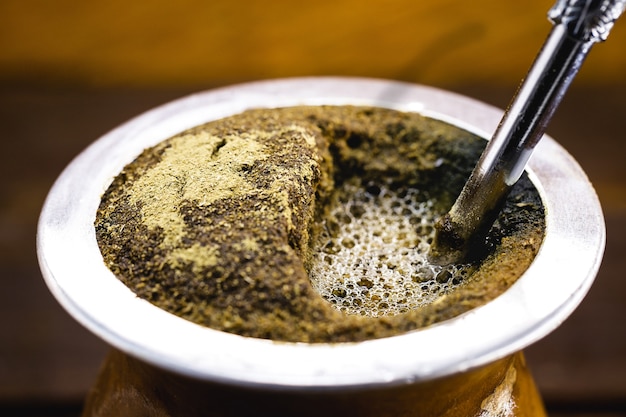 Chimarrão, bebida quente de ervas, típica da américa do sul, brasil, argentina e paraguai