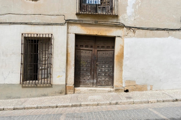 Chinchon, município espanhol famoso por sua antiga praça medieval de cor verde, velhas portas de madeira