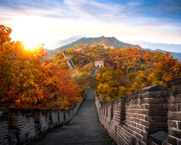 Chinesische Chinesische Mauer im Herbst