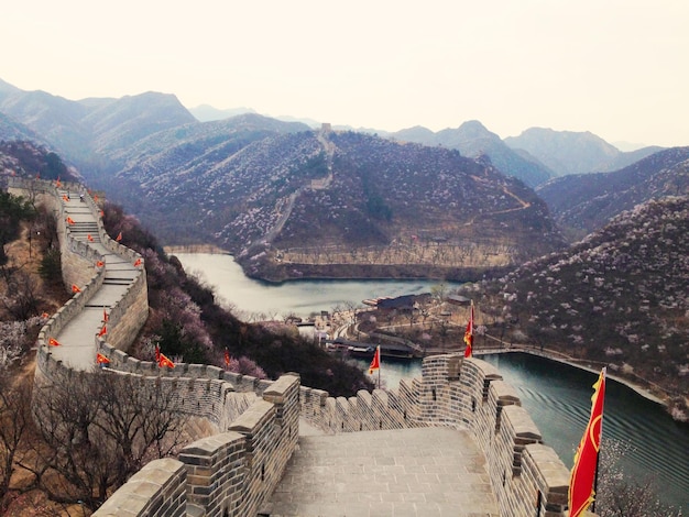 Chinesische Mauer an einem bewölkten Tag