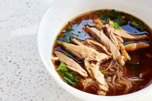 Chinesisches Braten-Enten-Nudelsuppen-Rezept