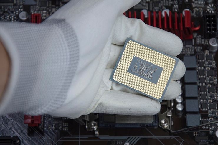 Foto chip de cpu de vista superior de la placa base de la computadora