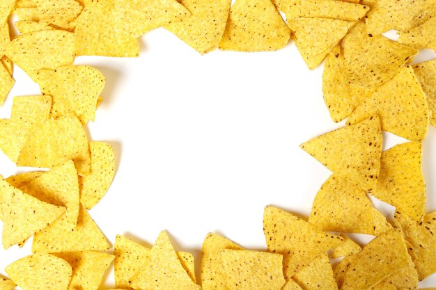 Chips de batata isolados em fundo branco