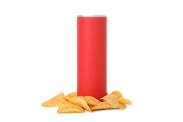 Foto chips de batata png com um tubo vermelho isolado sobre fundo branco