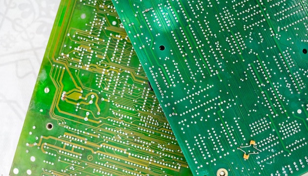 Chips de computador antigos que estão com defeito. não funciona microlojas com transistores, condutores de chips