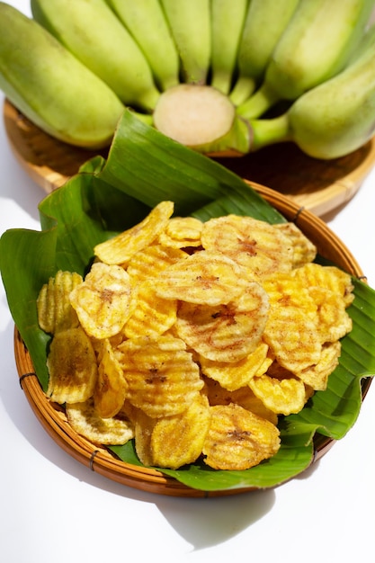 Chips de rodaja de plátano con frutas de plátano