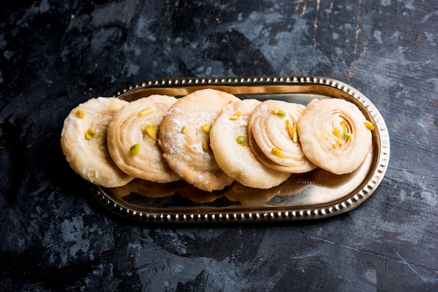 Chirote o Chiroti es un plato dulce de Karnataka y Maharashtra. Servido en plato como postre en festivales o bodas. Enfoque selectivo