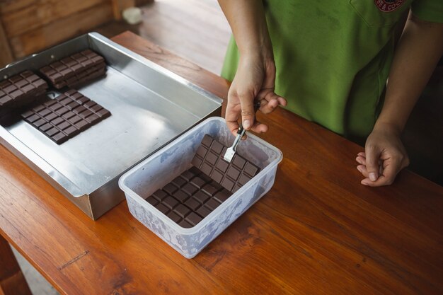 Chocolate amargo caseiro e cacau