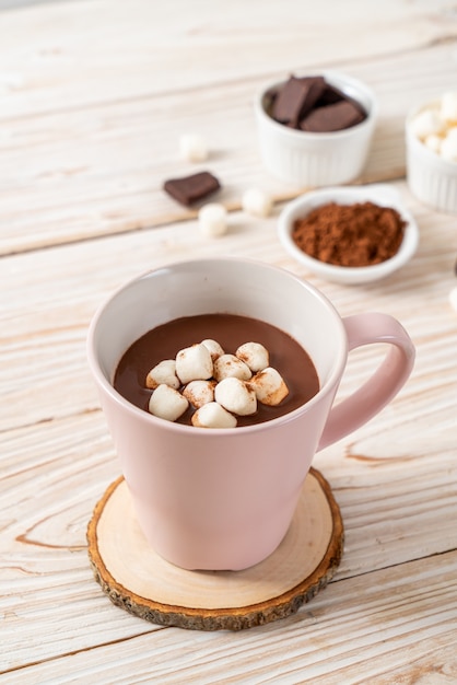 Foto chocolate caliente con malvaviscos