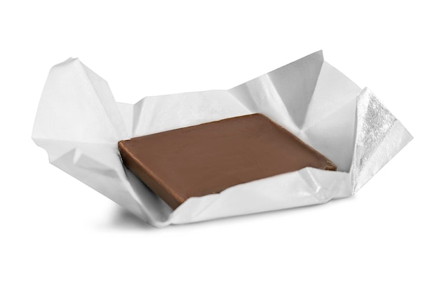 Chocolate desembrulhado isolado