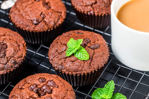 Chocolate, muffin, hortelã, madeira, tabela