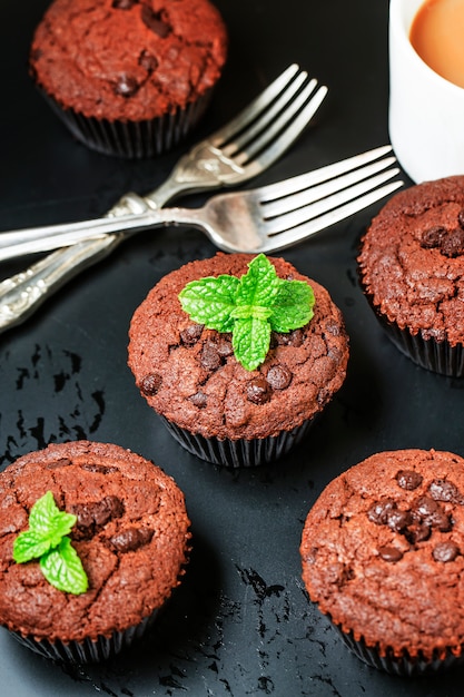 Chocolate, muffin, hortelã, madeira, tabela