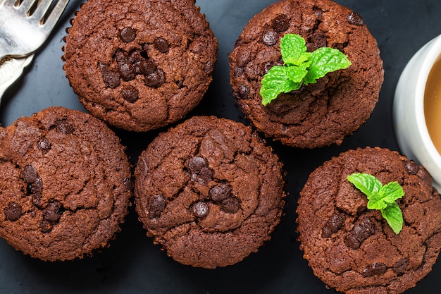 Chocolate, muffin, hortelã, madeira, tabela