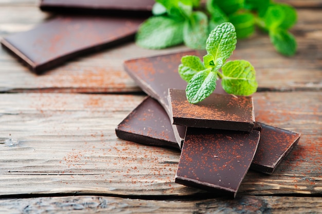 Chocolate negro saludable con menta