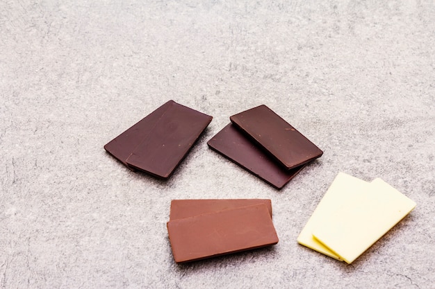 Chocolate sortido com diferentes teores de cacau