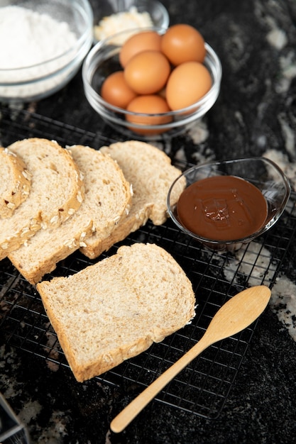 Chocolate para untar con pan desayuno de la mañana