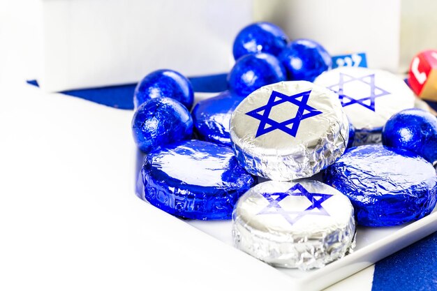 Chocolates com estrela de David para o Hanukkah.