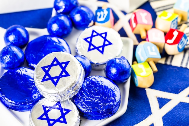 Chocolates com estrela de David para o Hanukkah.