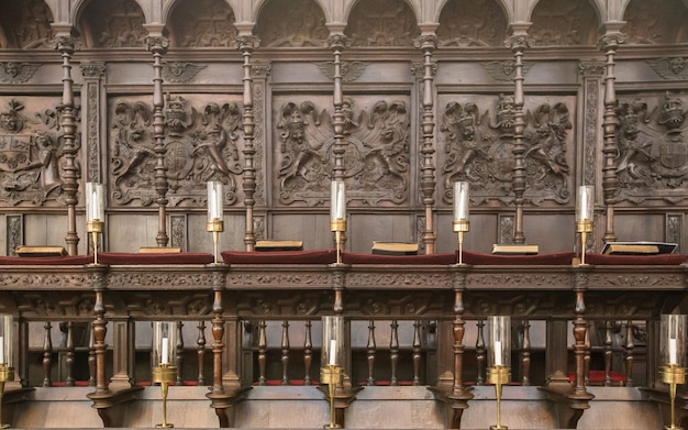 Chöre in einer Kirche, singen, Beute