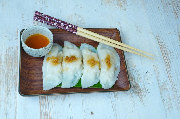 Foto choipan uno de dumpling chino relleno de vegetales y gambas secas