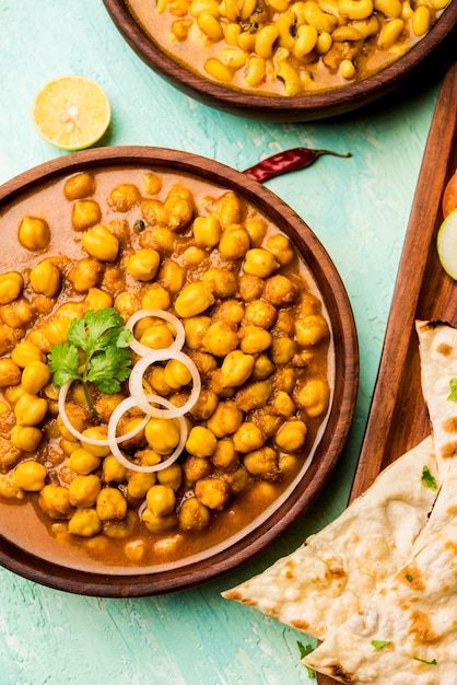 Chola o Chole o Choley Curry con Naan y arroz