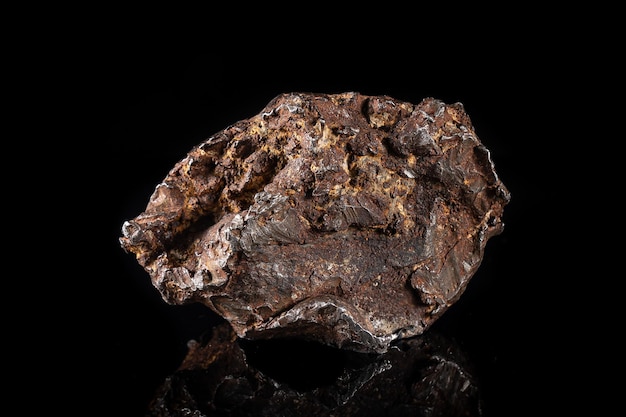 Chondrita Meteorito L Tipo pieza aislada de roca formada en el espacio ultraterrestre en las primeras etapas del Sistema Solar como asteroides Este meteorito proviene de una caída de meteorito que impacta la Tierra