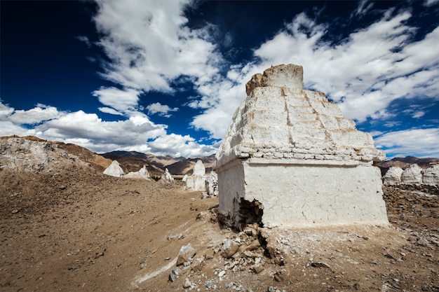 Chortens budistas, Ladakh