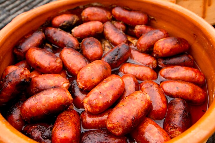 Foto chouriço vermelho salsicha espanhol alimentos pouco saudáveis