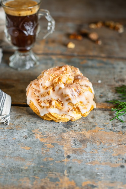 Choux Gebäck Eclair Shu Profiterole Die Füllung ist süß oder herzhaft flauschigen Teig hausgemachten Kuchen für den Urlaub