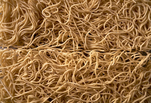 Chow mein fideos pasta asiática macro