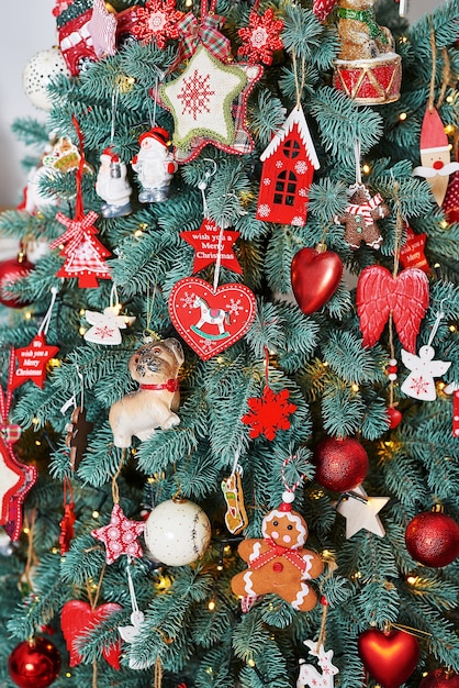 Christbaumschmuck schließen