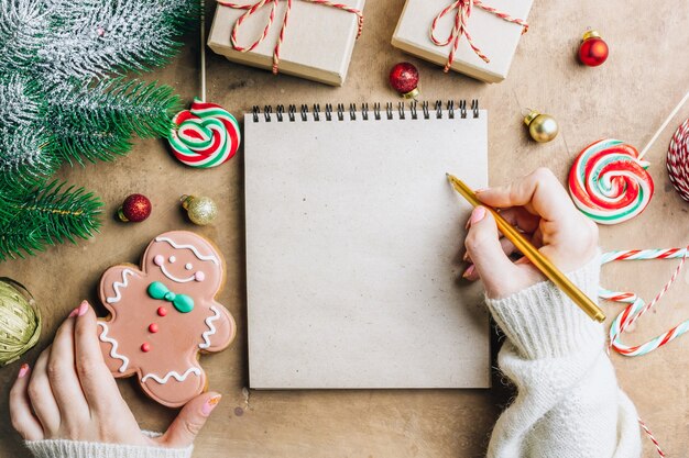 Christma Dekorationen und Geschenkboxen