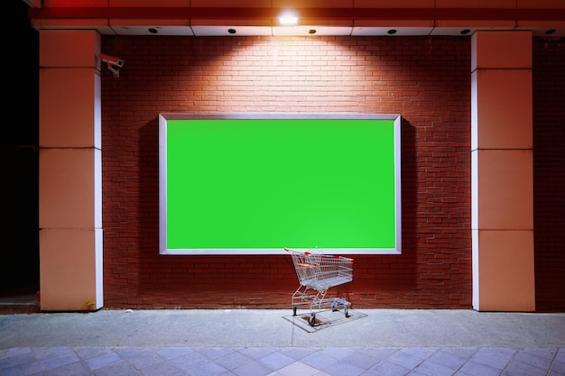 Chroma key en blanco con fondo verde Maqueta de tienda