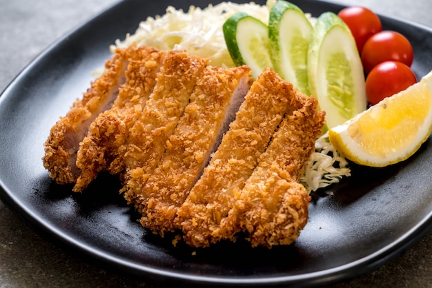 Chuleta de cerdo frita japonesa (conjunto tonkatsu)