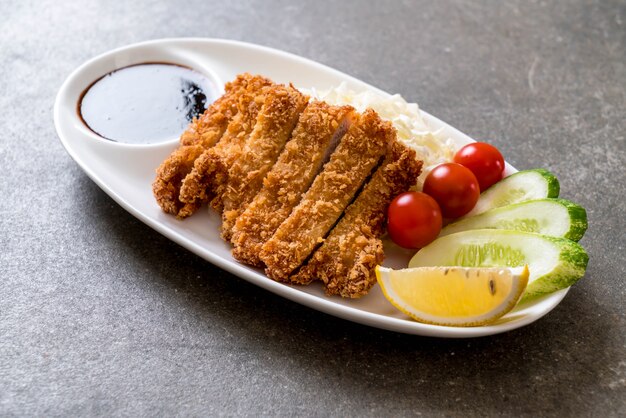 Chuleta de cerdo frita japonesa (conjunto tonkatsu)