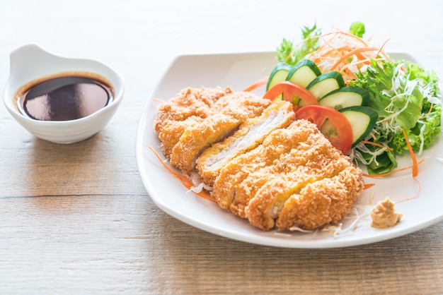 Chuleta De Cerdo Frita Con Vegetal