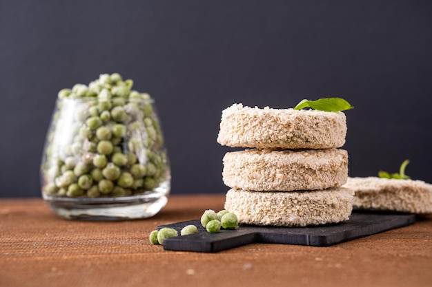 Chuletas de verduras Chuletas de verduras congeladas de legumbres Chuletas de guisantes Frijoles vegetarianos congelados